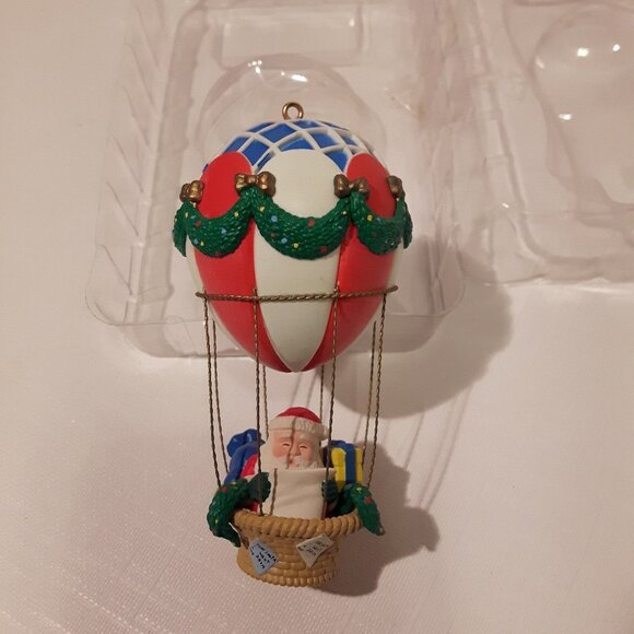 COPY - Noma Ornamotion Santa in a Balloon Ornament - Picture 3 of 4